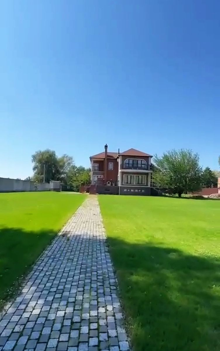 1834277750024902
