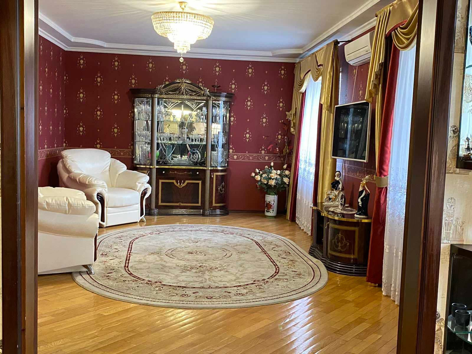 1816962760525903