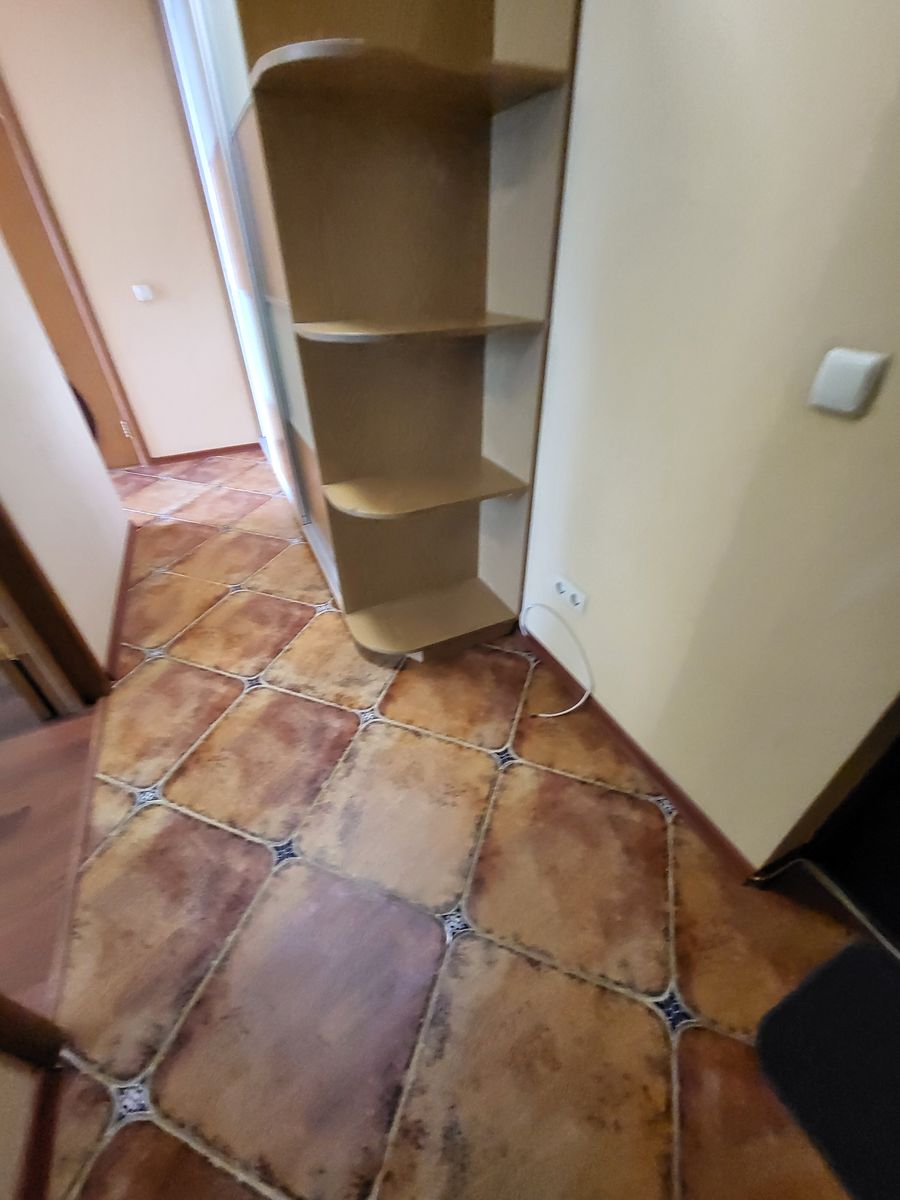 1835075796842903