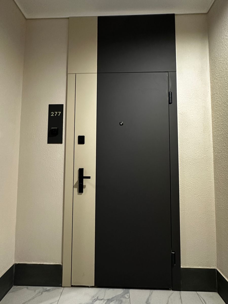 1836789824916903