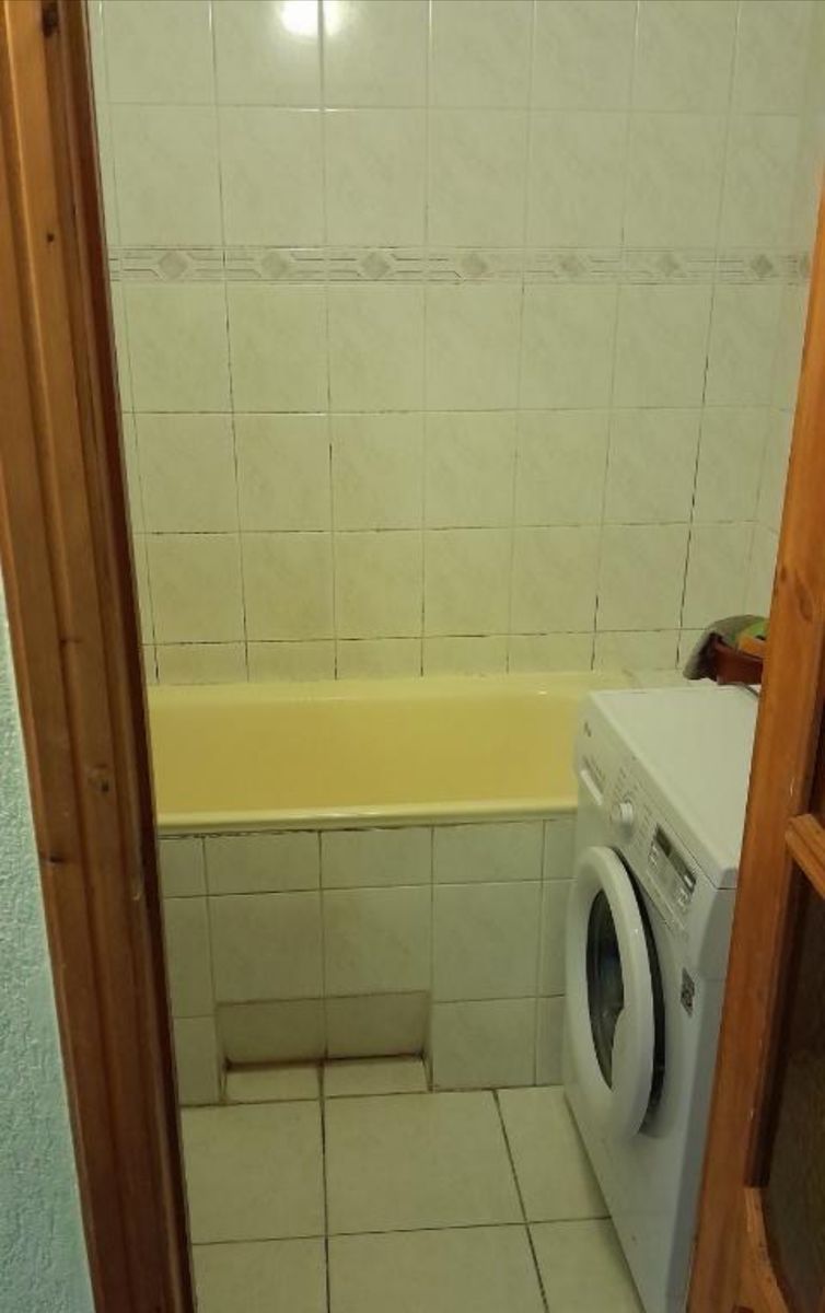 1789058100883904