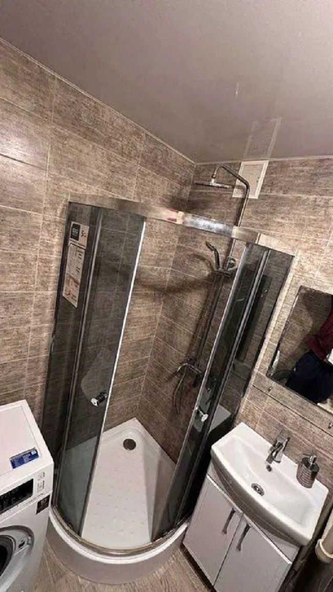 1832083728124905