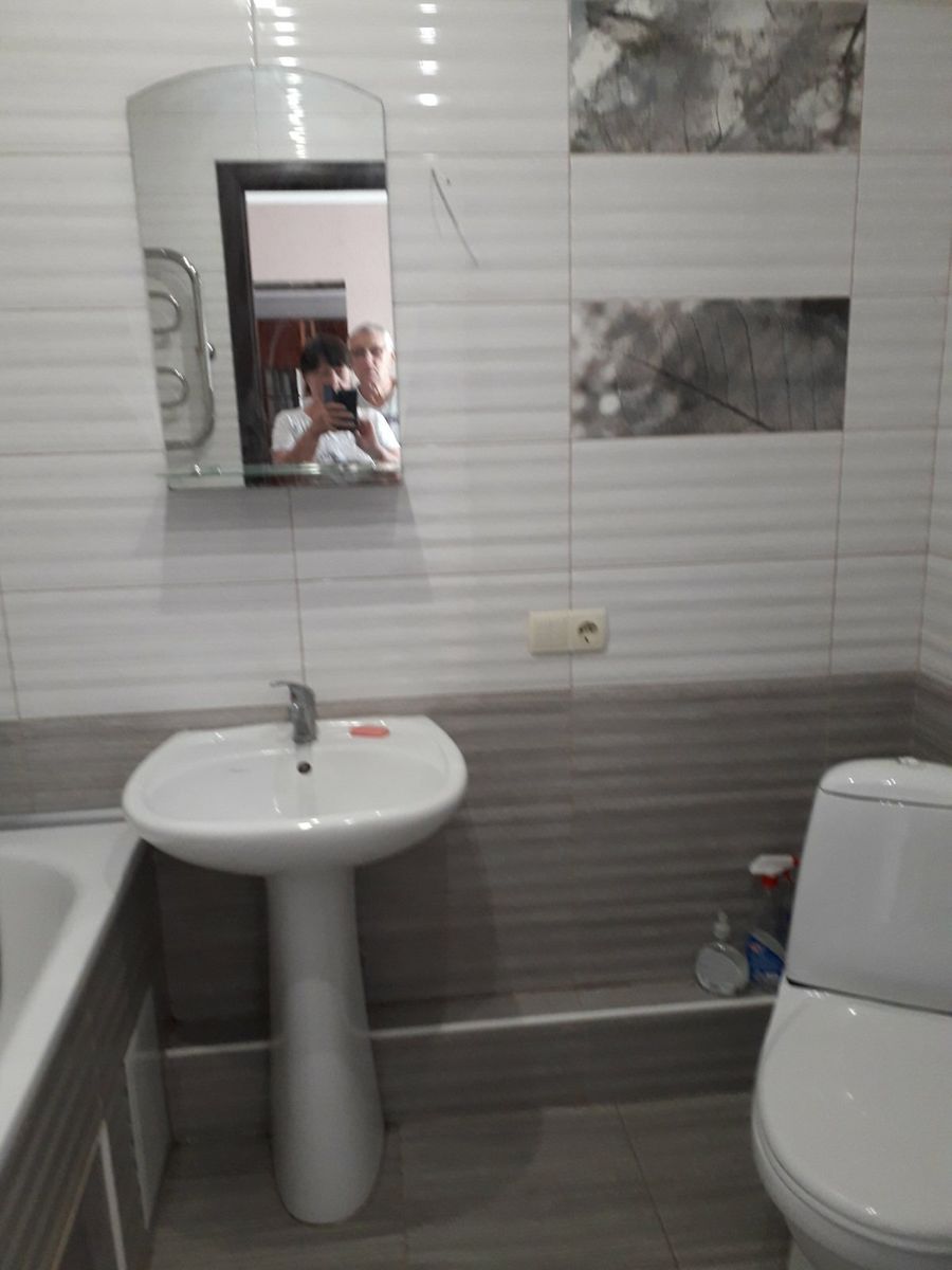 1796292889662907