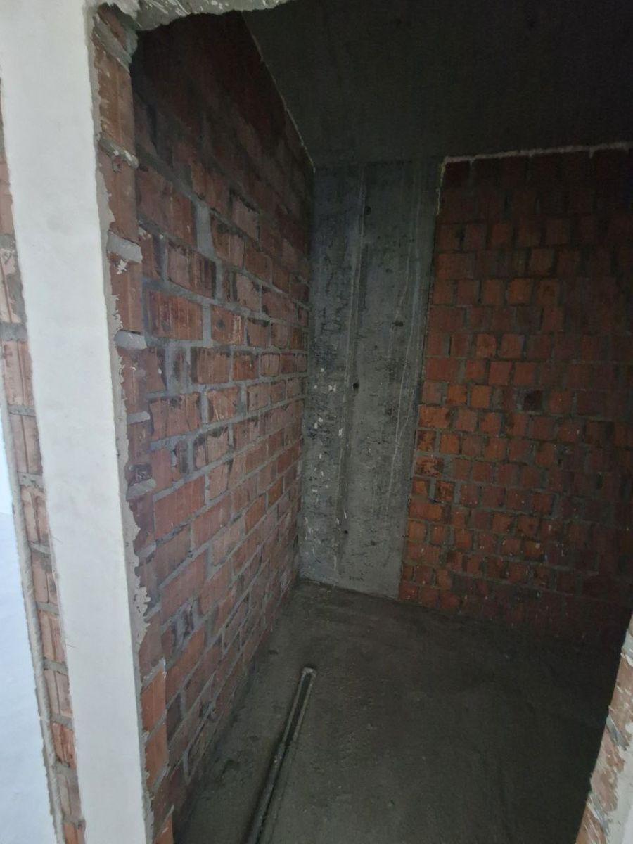 1818957556291908
