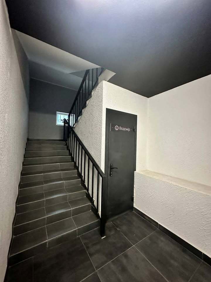 1836451678732908