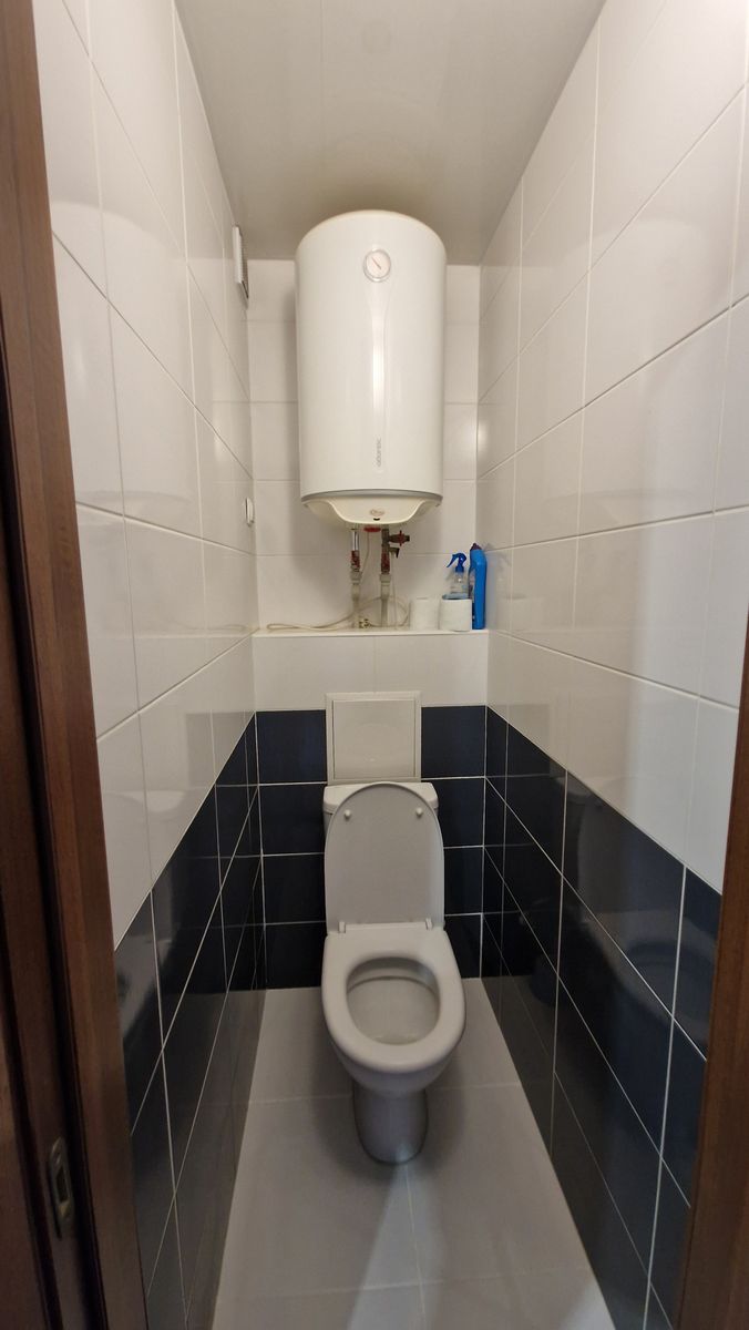 1835894432927909