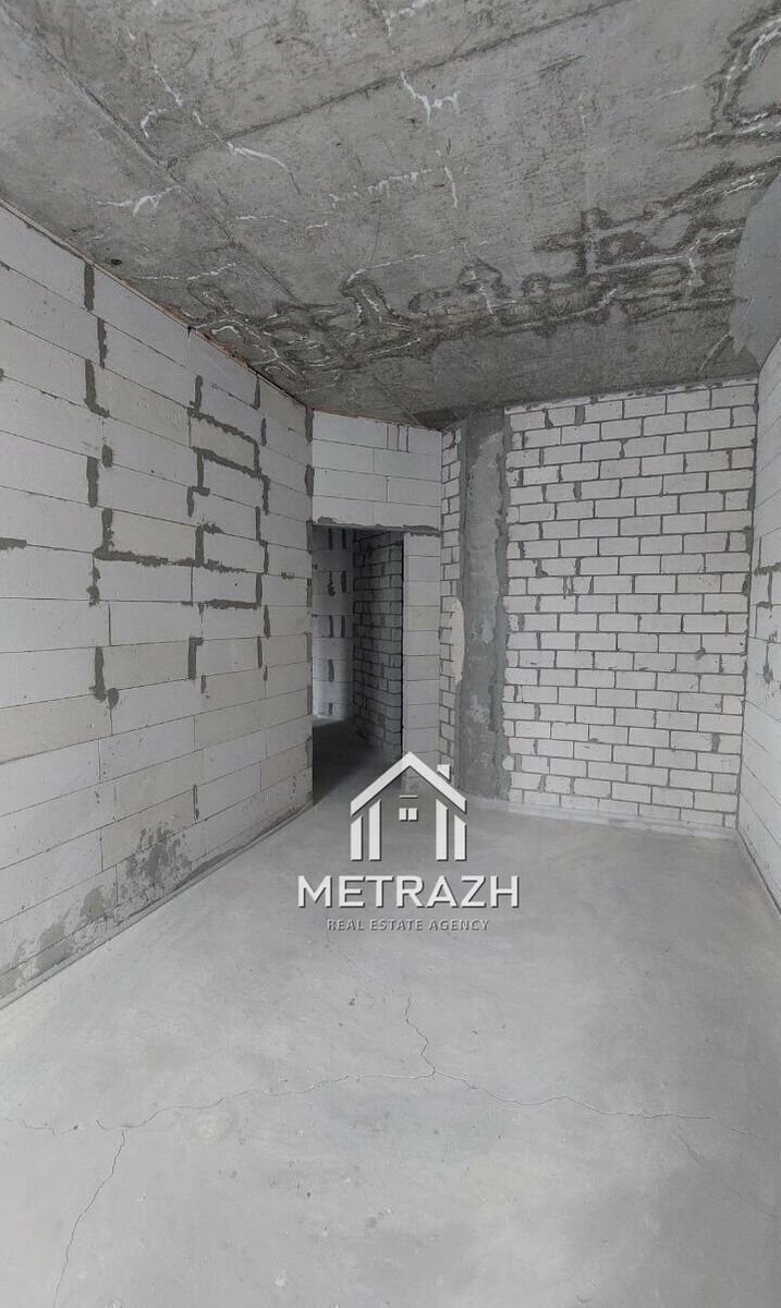 1834482081882910
