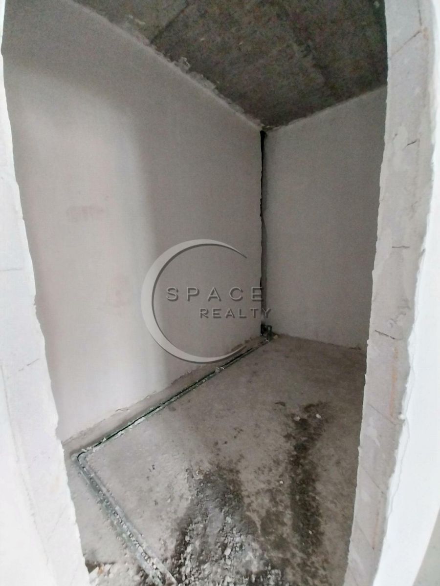 1838717843596911