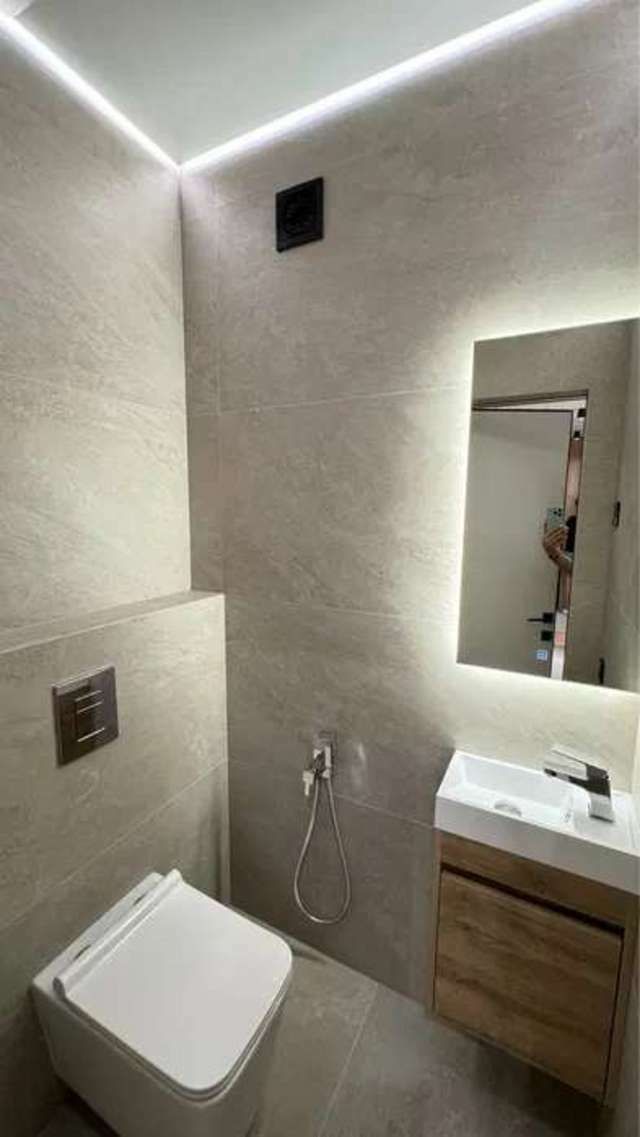 1817356705661913