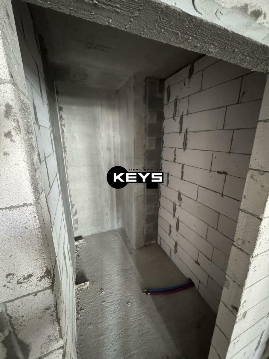 1832004753862914