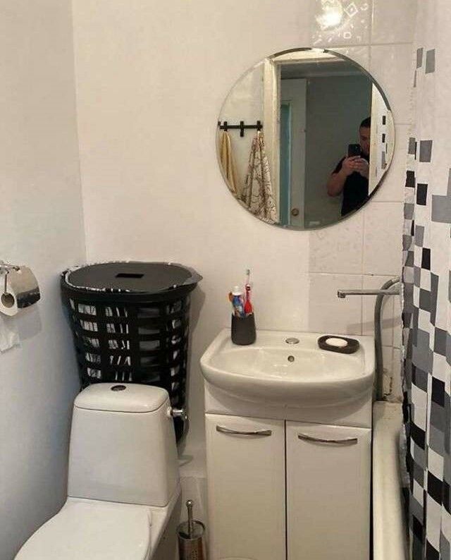 1832824494534914