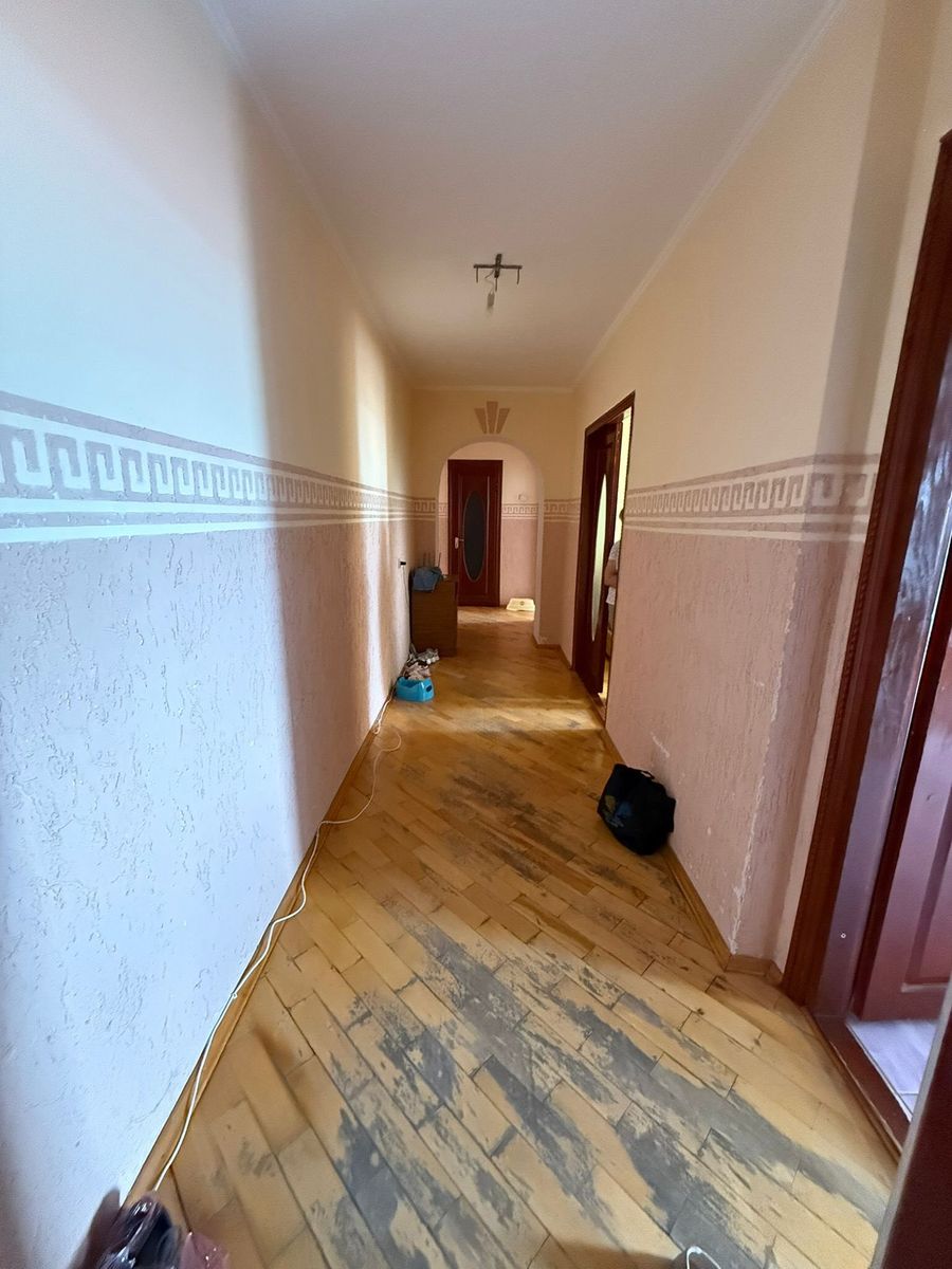 1840438377036915