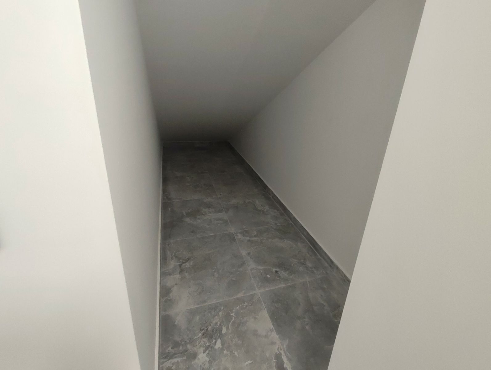 1832008350311917