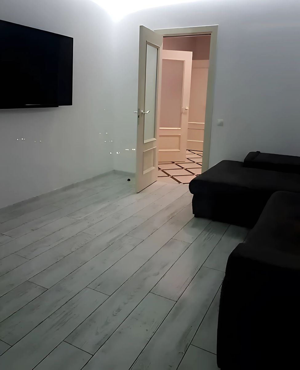 1834991625858917