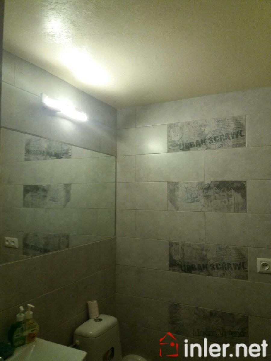 1834805596369919