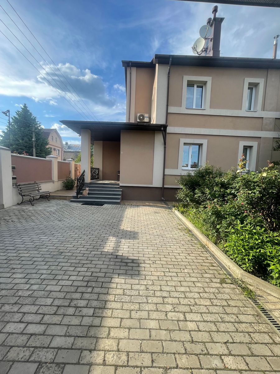 1837433112858920