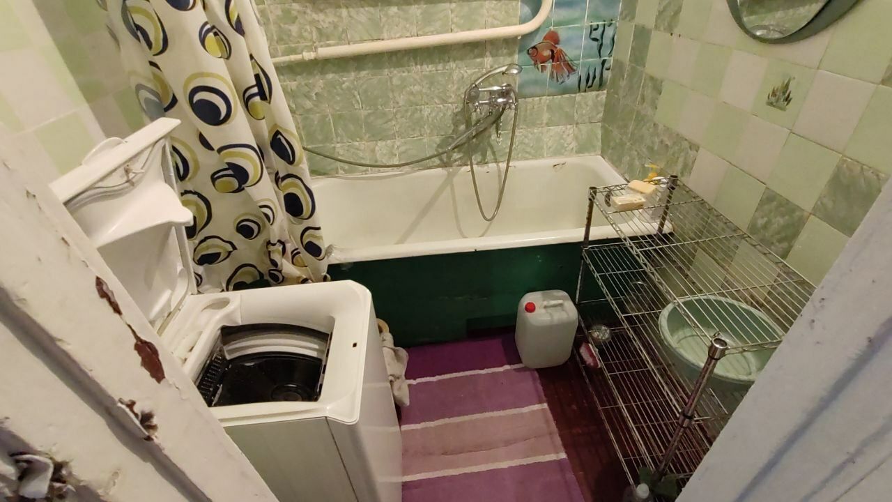 1800469215861923