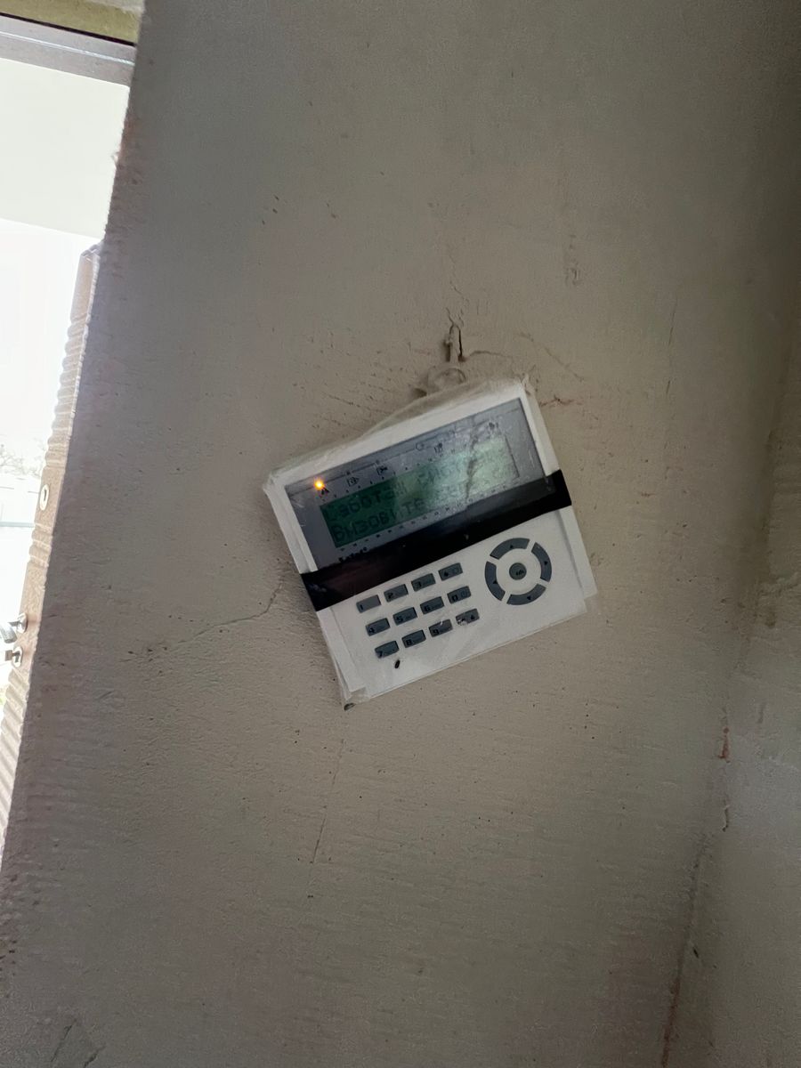 1822578236942923