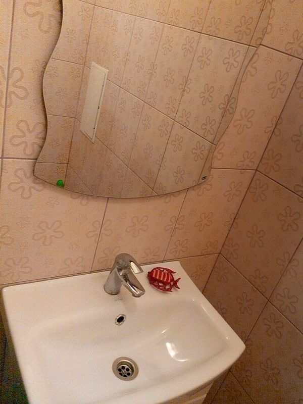 1838385884679924