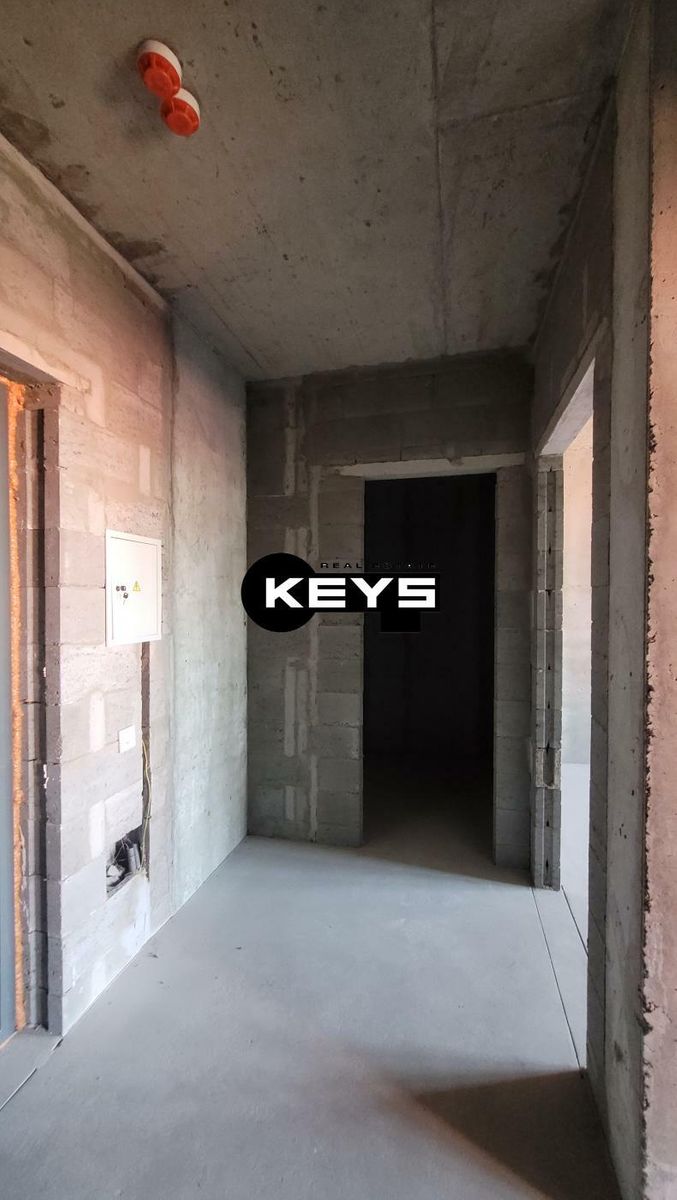 1832005728567925