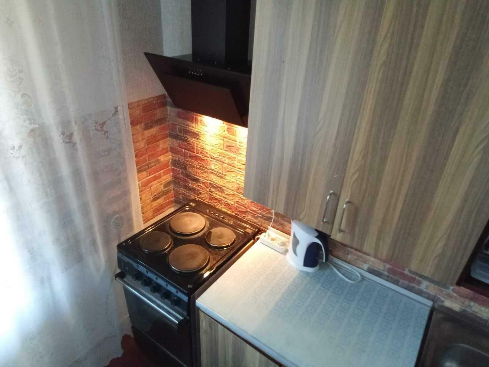1832633676635925