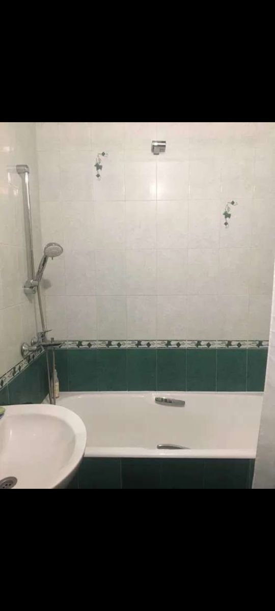 1833113159838925