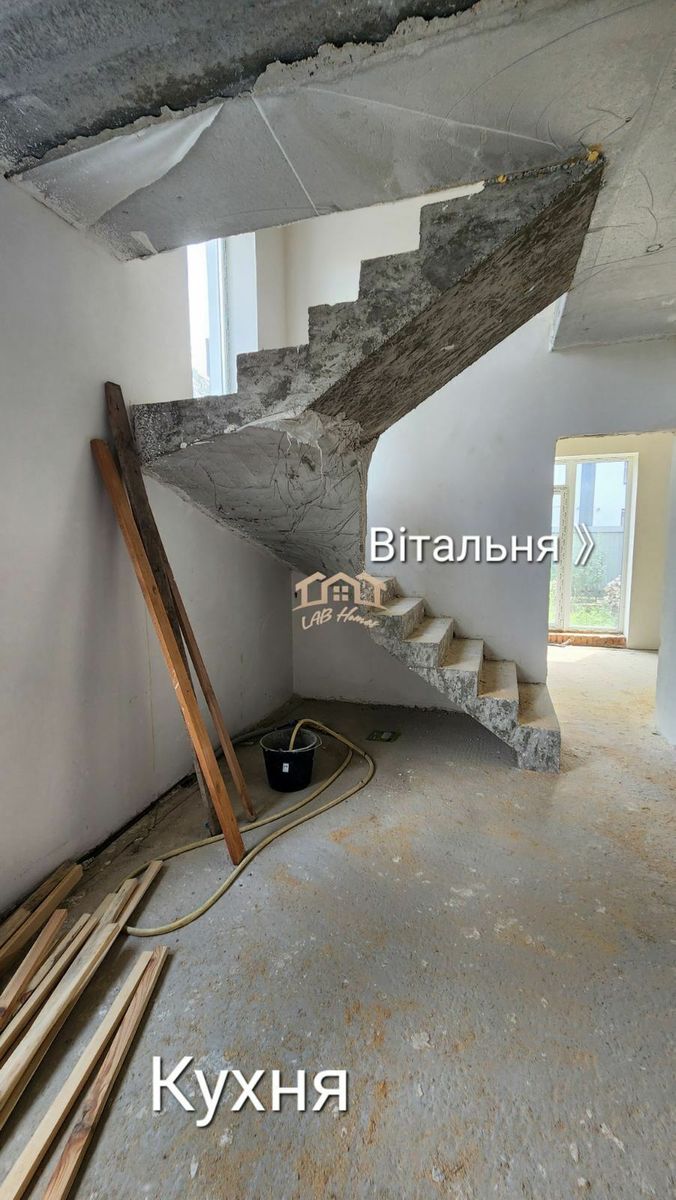 1831350119680927