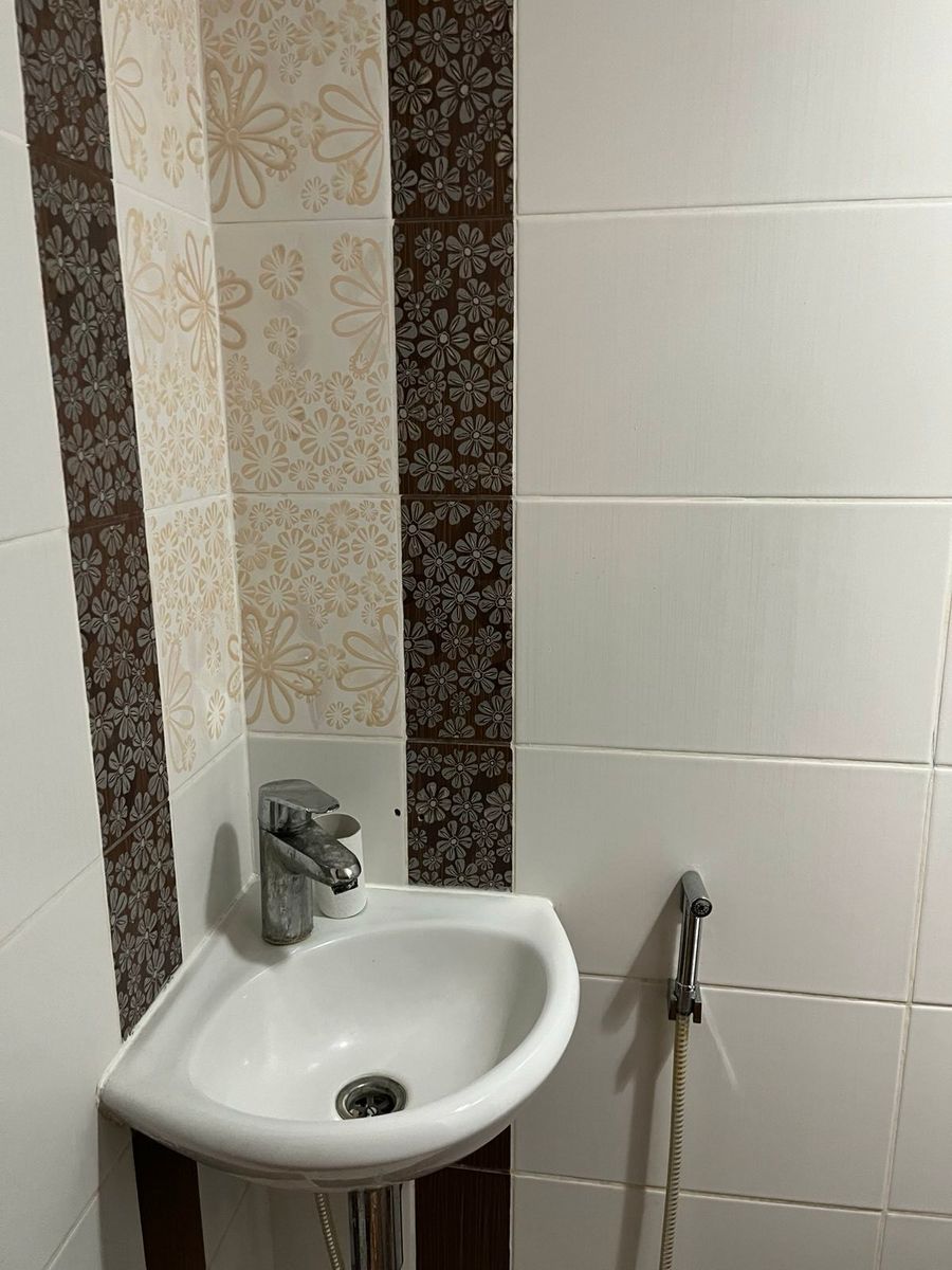1835077469341927