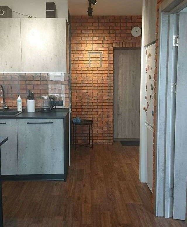 1831640824371928