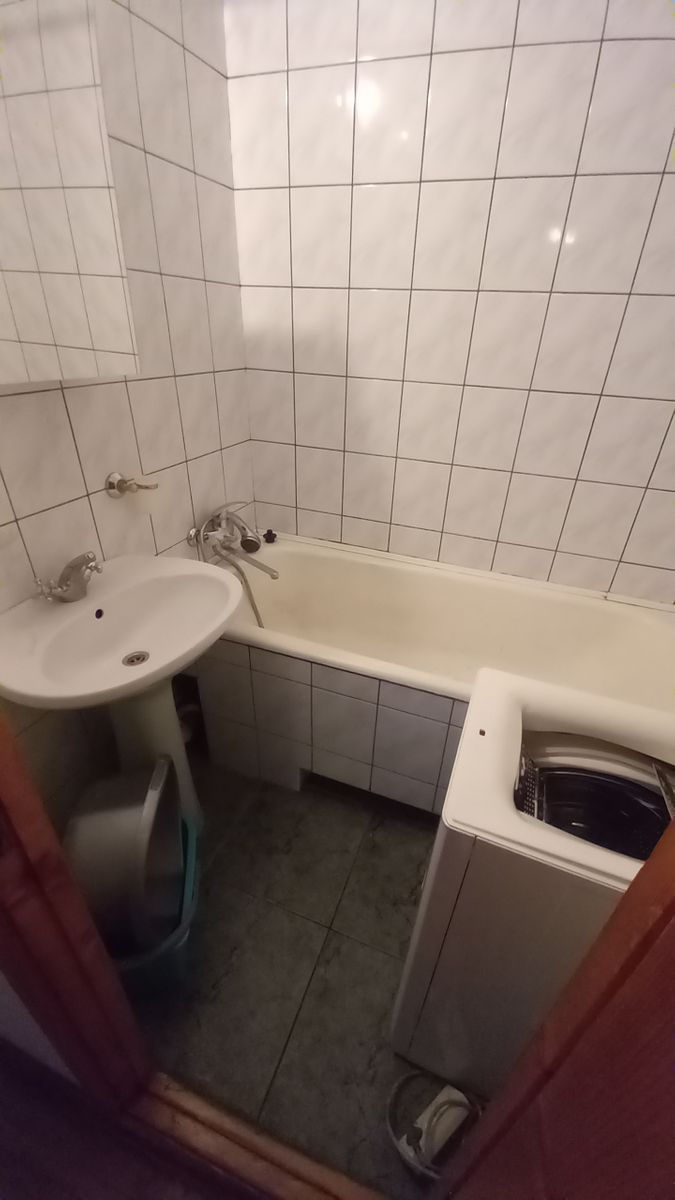 1838992447674928