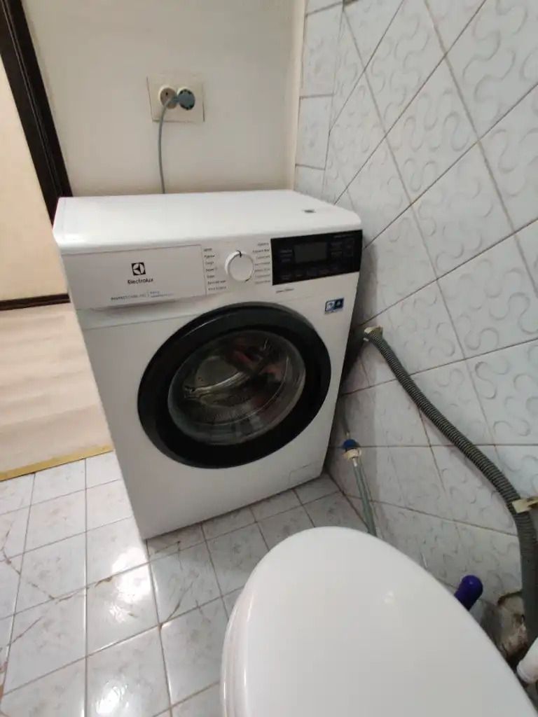 1837976574974093