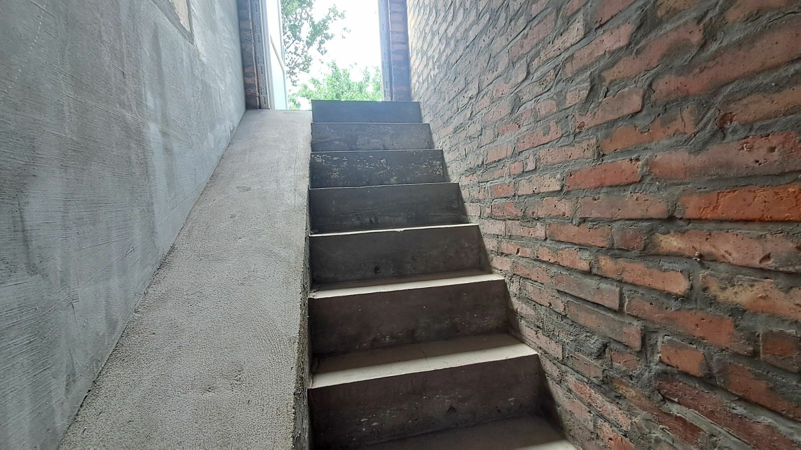 1838963858913093