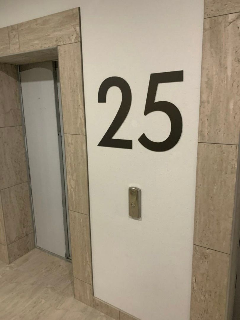 1835983900515930