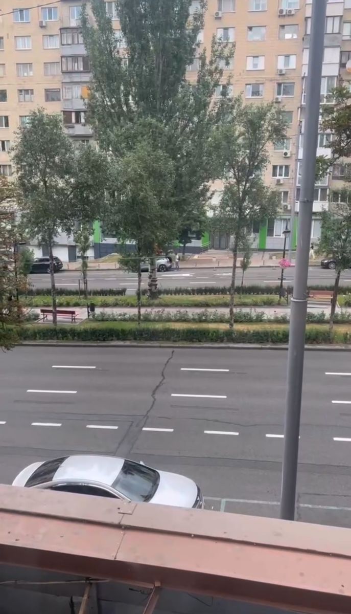 1837975916006930