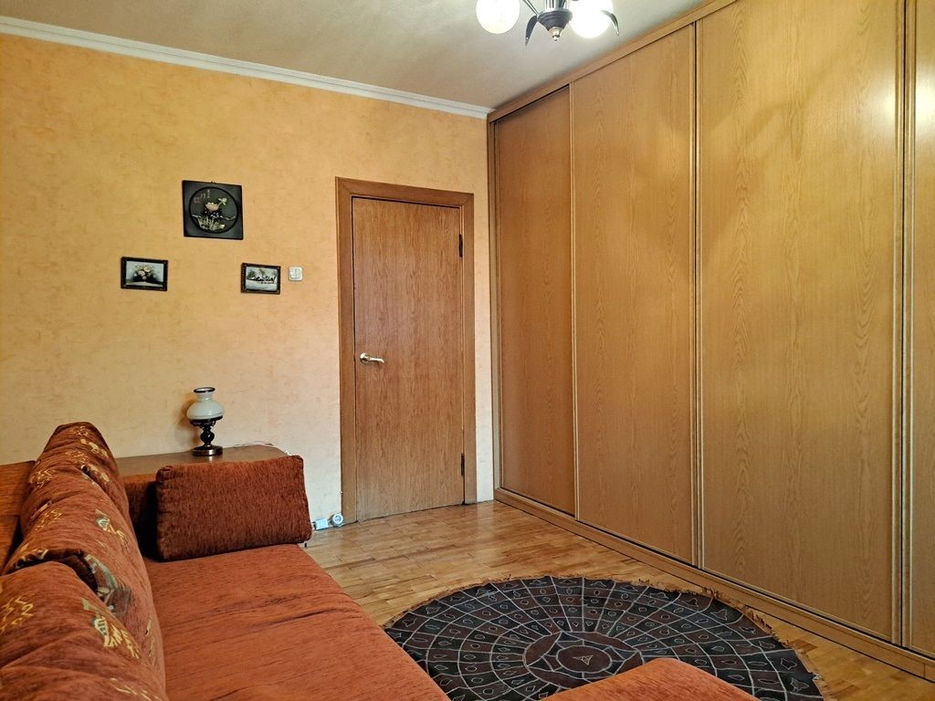 1830747410350931