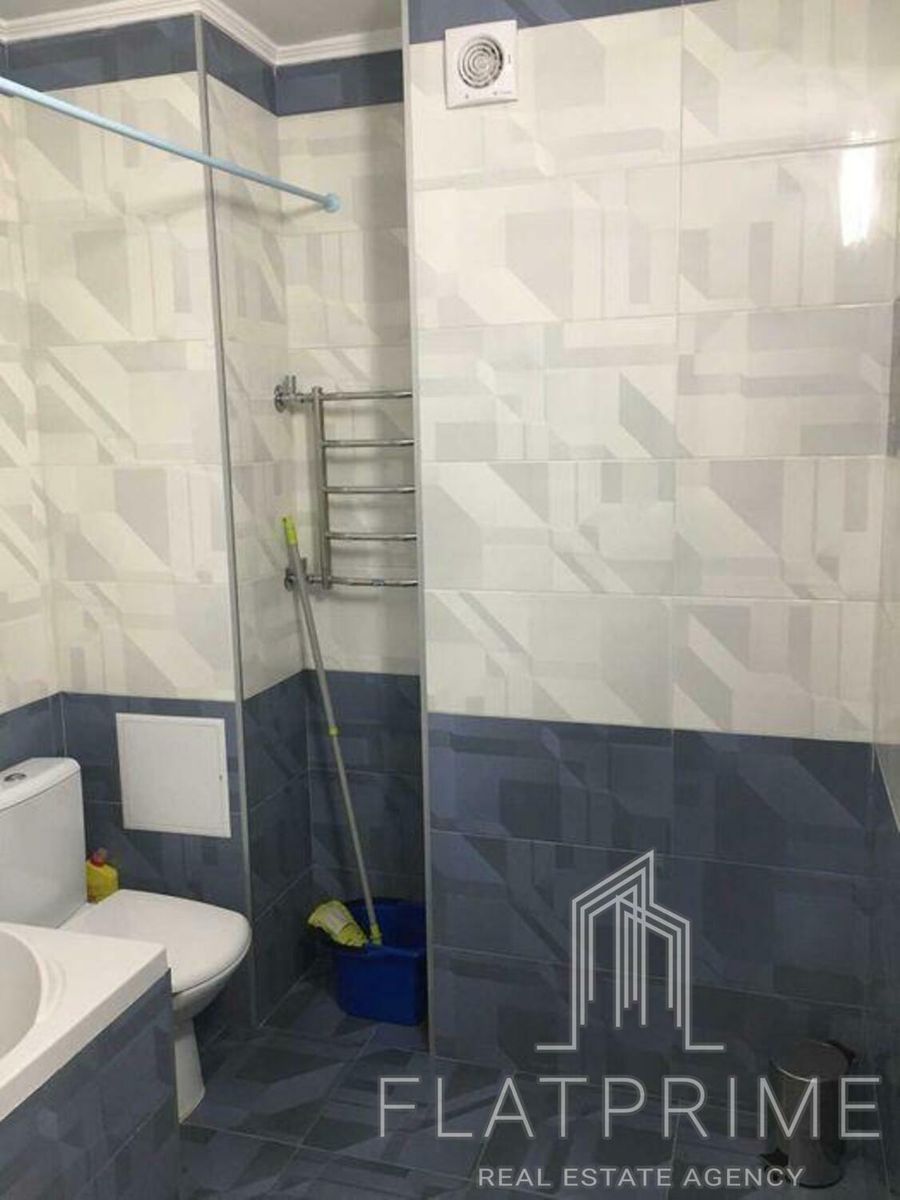 1838528953165931