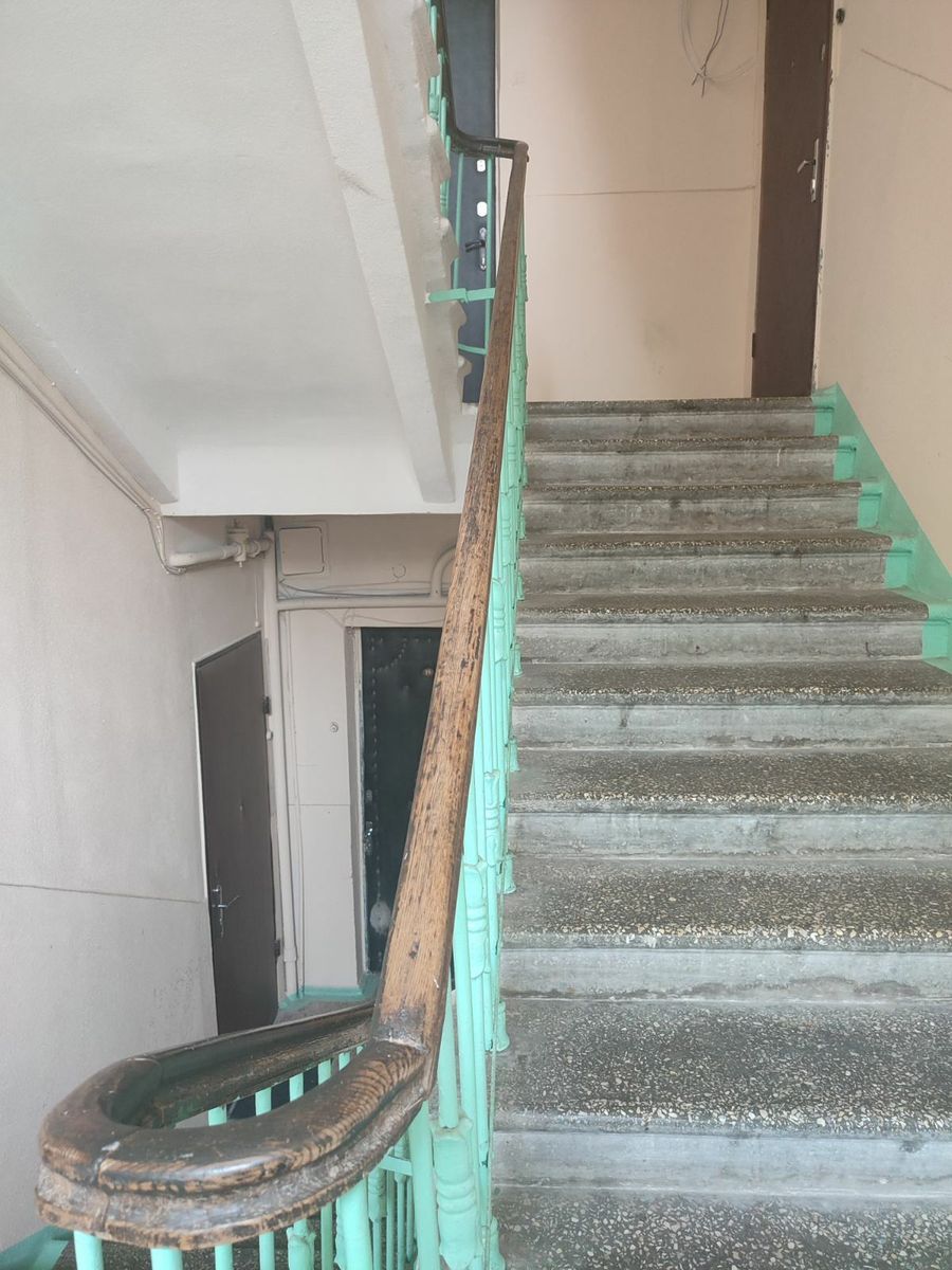 1834486640112934