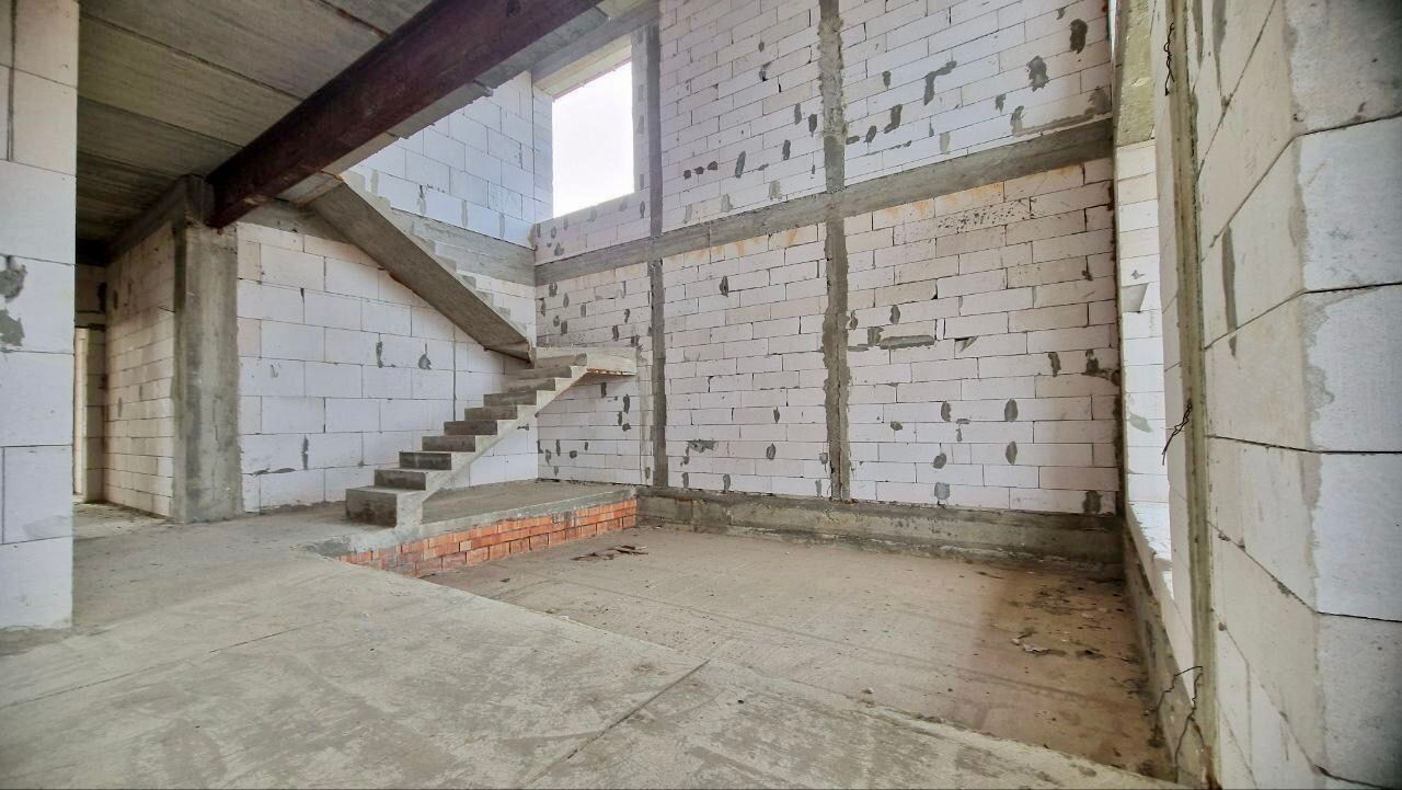 1818244467135935
