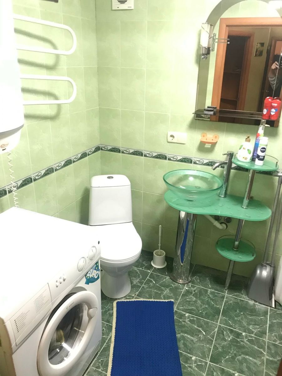 1831906321386935