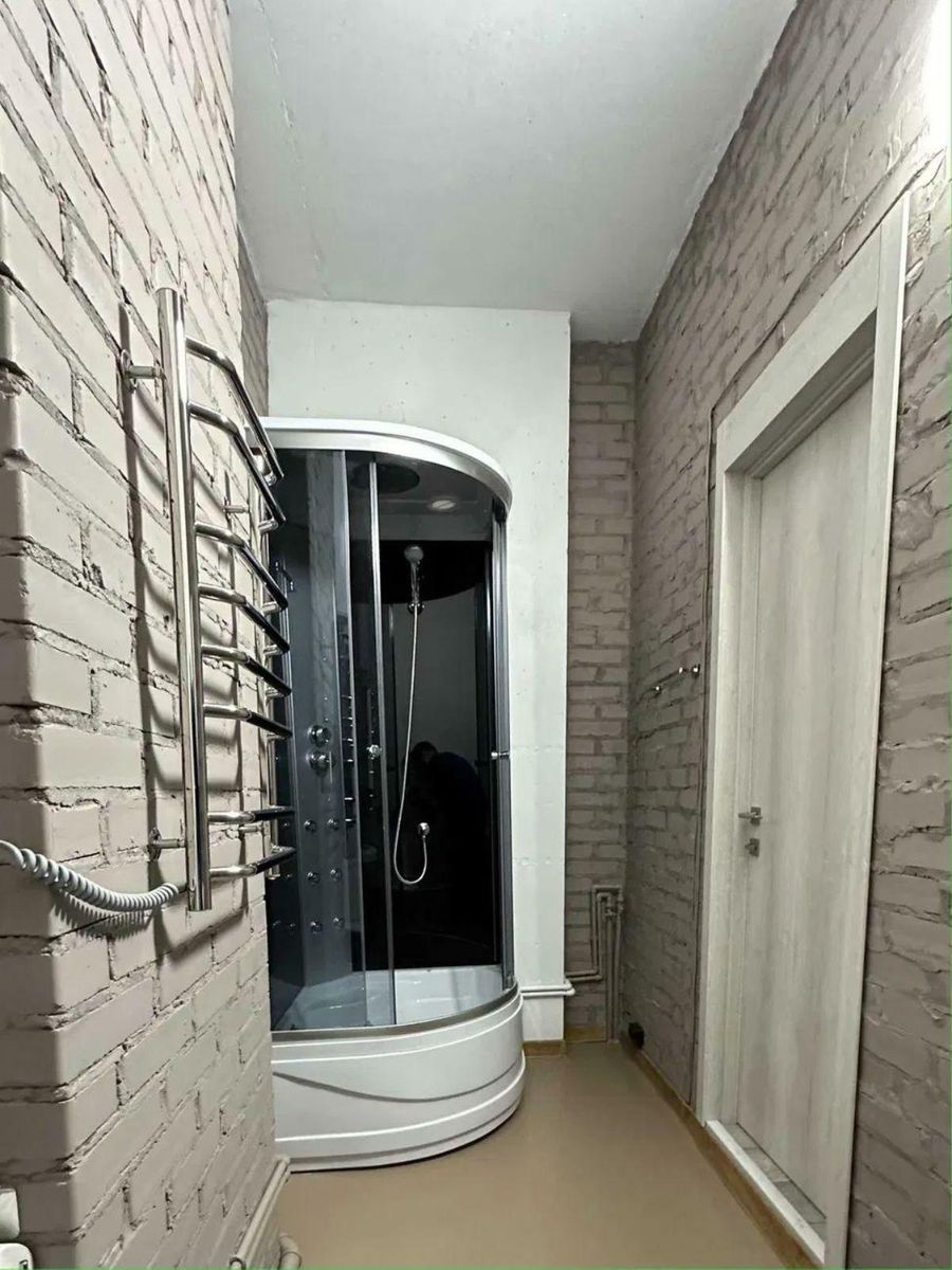 1835077457308935