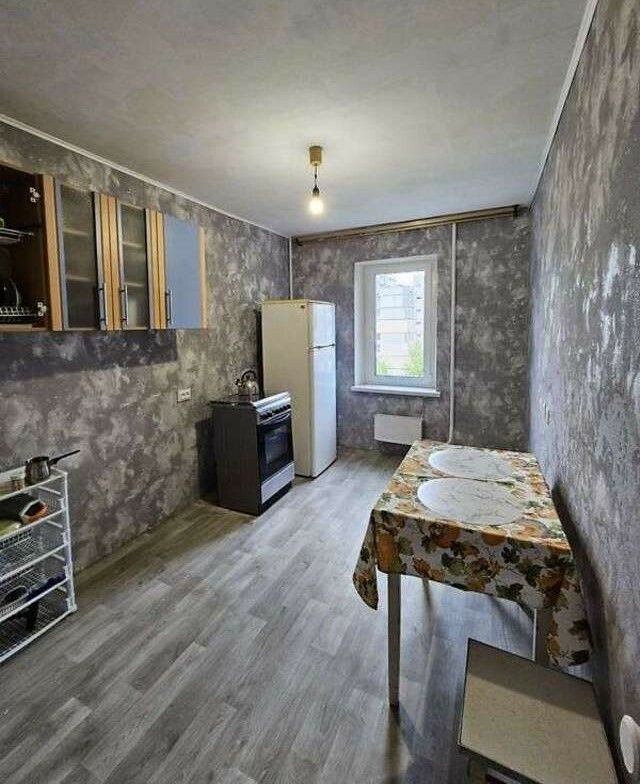 1832578883537936