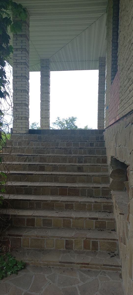 1836906353816936