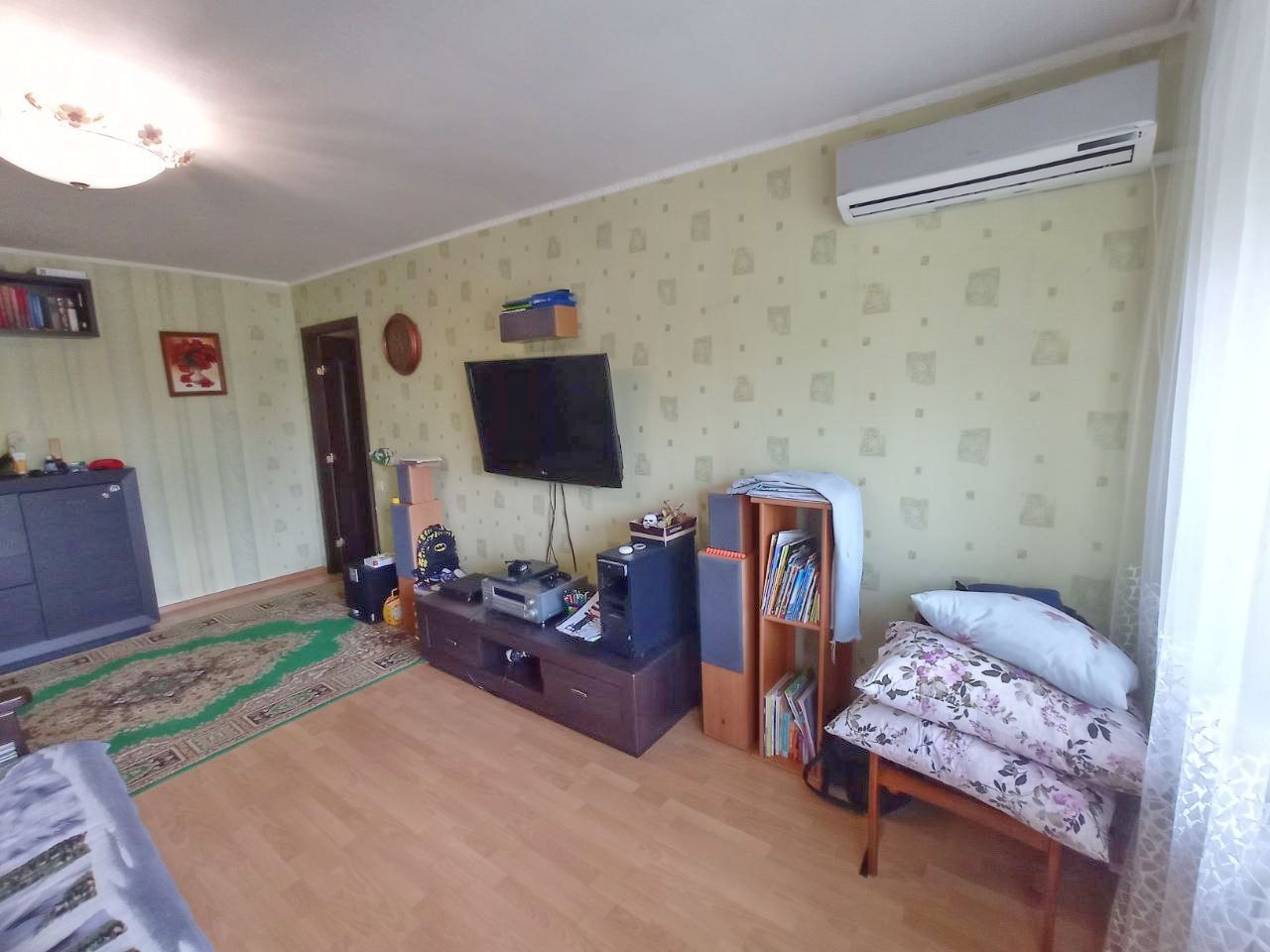 1835074817092937