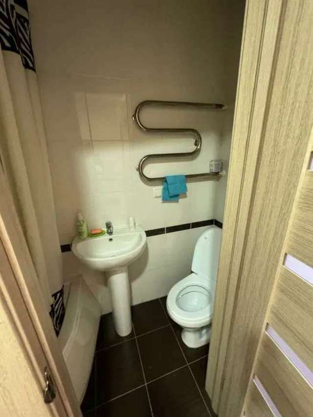 1836362061062938