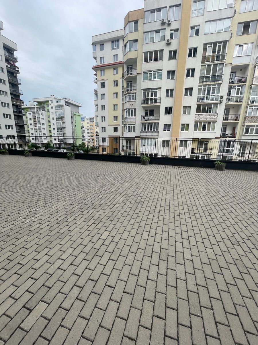 1835814607483942
