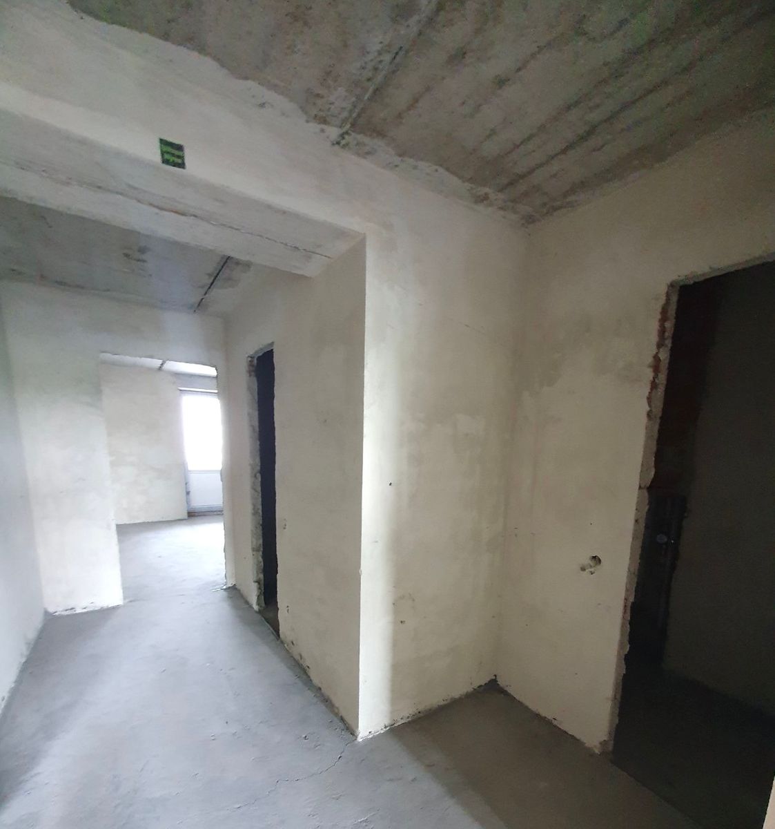 1835826155162942