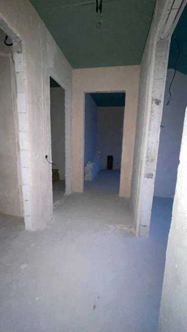 1832002379870943