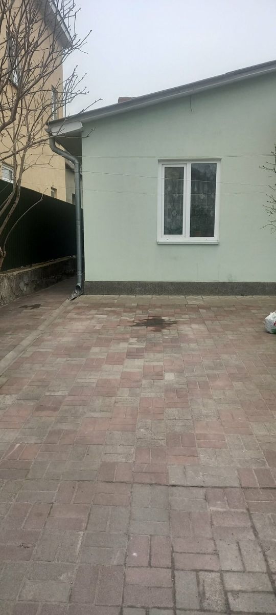1798398487335944