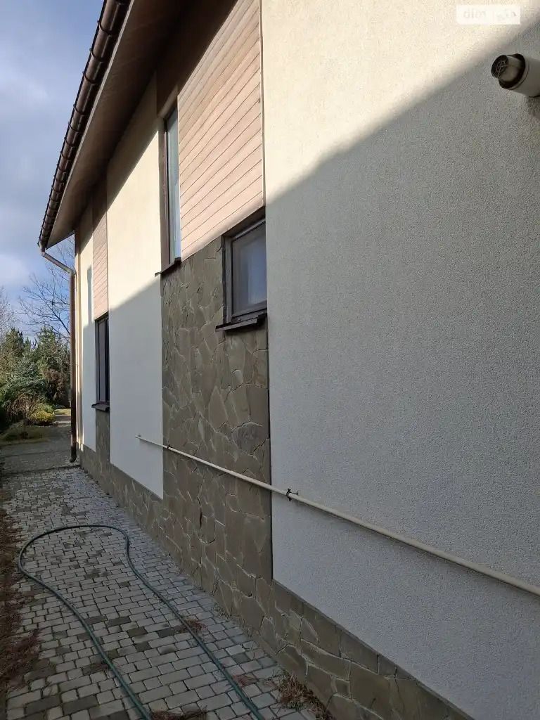 1836526114936946
