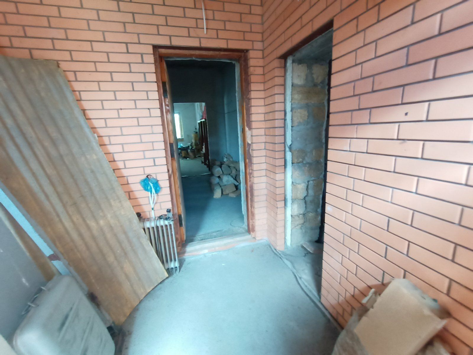 1833841472982947